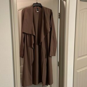 Beautiful Windsor Cafe Colored Lightweight Cardigan Size L
